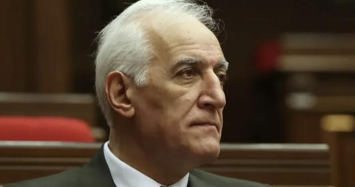 Ermənistan parlamentində gərginlik –