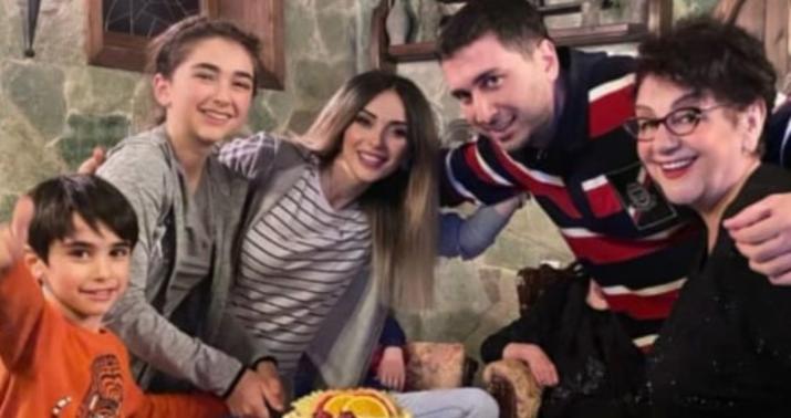 Manana anasının doğum gününü belə qeyd etdi -