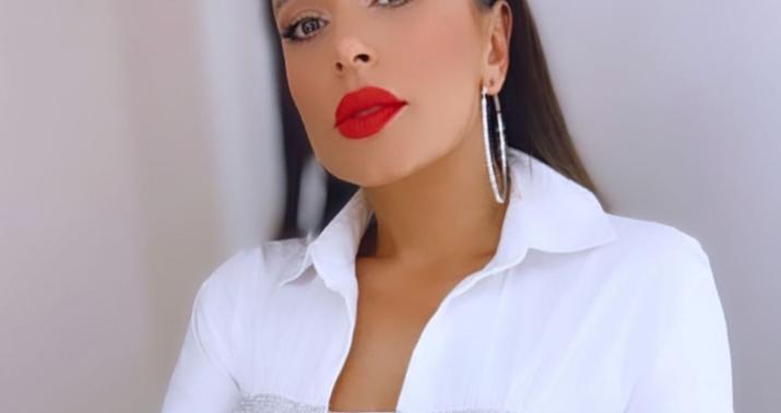 Tünzalə Ağayeva sinə dekolteli geyimdə... -