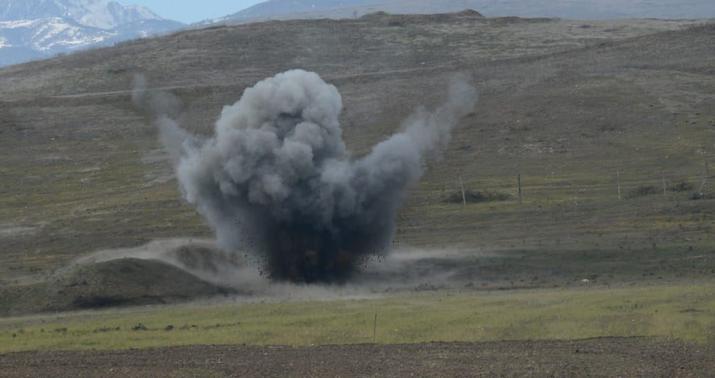 Cəbrayılda “Azərsun"un maşını minaya düşdü -