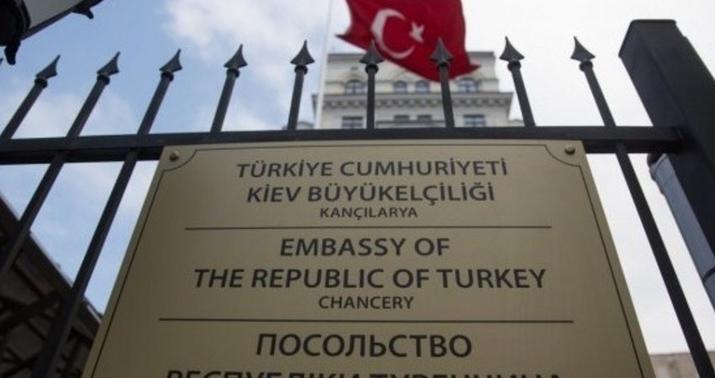 Türkiyə səfirliyi yenidən Kiyevdə fəaliyyətini bərpa etdi