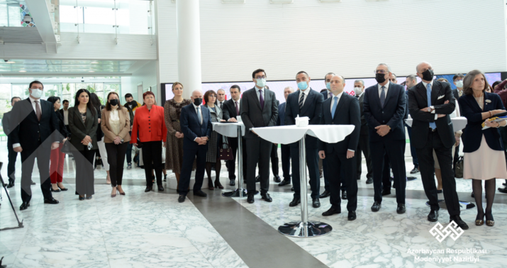 “Run for Art” beynəlxalq fotomüsabiqəsinin yekun sərgisi açıldı -