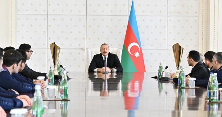 Prezident güləşçiləri qəbul etdi -