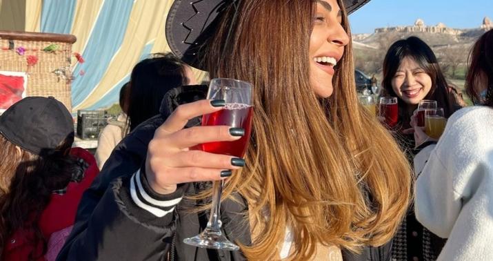 Gülay Zeynallı qızı ilə Türkiyədə belə istirahət edir... -