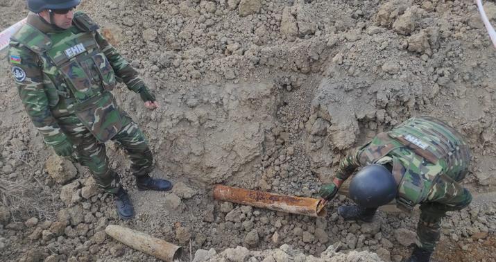 Xızıda qrad mərmisinin parçaları aşkarlandı -