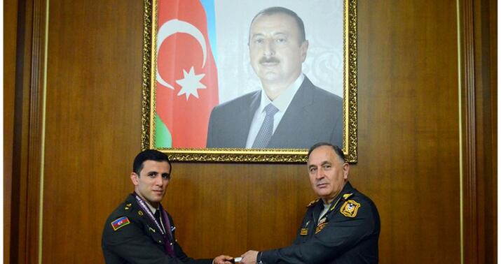 Avropa çempionu olan hərbçiyə vaxtından əvvəl kapitan rütbəsi verildi -