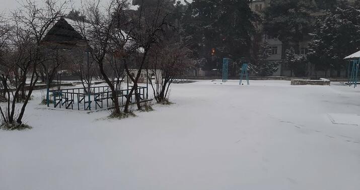 Azərbaycana qar yağıb -