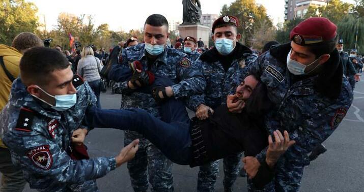 Ermənistanda növbəti siyasi təlatüm: “Qarabağ erməniləri klanı”nın iflası... -