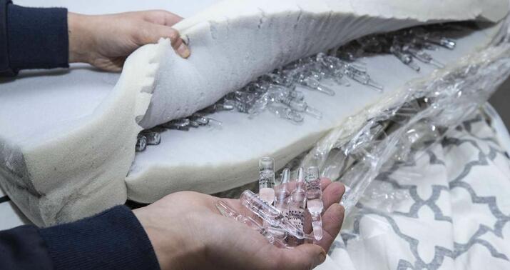 Poçtla ölkəyə qanunsuz dərman keçirmək istədilər -