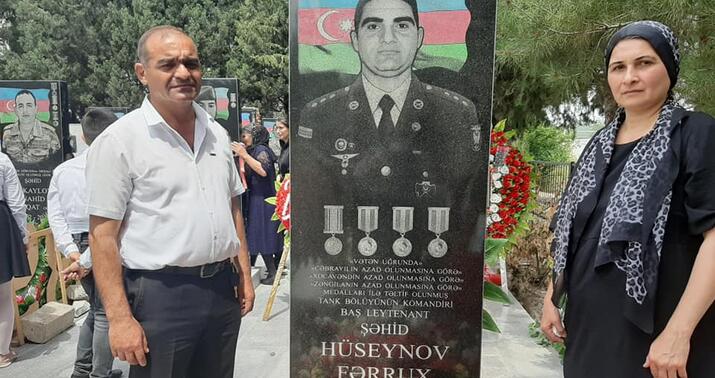 Şəhid komandirin atası: “Oğluma niyə haqqı olduğu ad və medallar verilmir”?