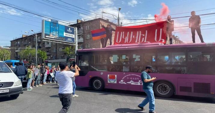 Ermənistanda etirazlar şiddətləndi -
