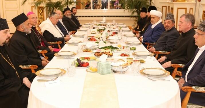 Allahşükür Paşazadə “Qurani-Kərim”in yandırılmasını pislədi
