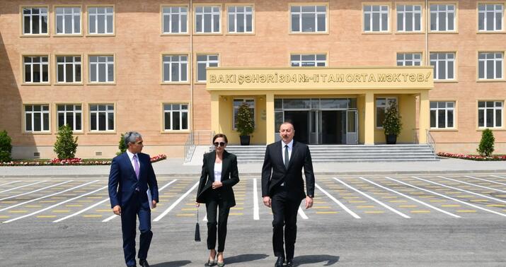 İlham Əliyev və Mehriban Əliyeva məktəb açılışında -
