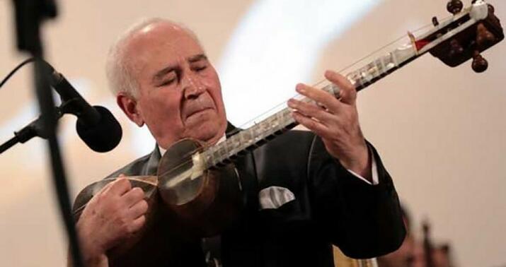 Nazir müavini 75 yaşlı Xalq artistinə baş çəkdi