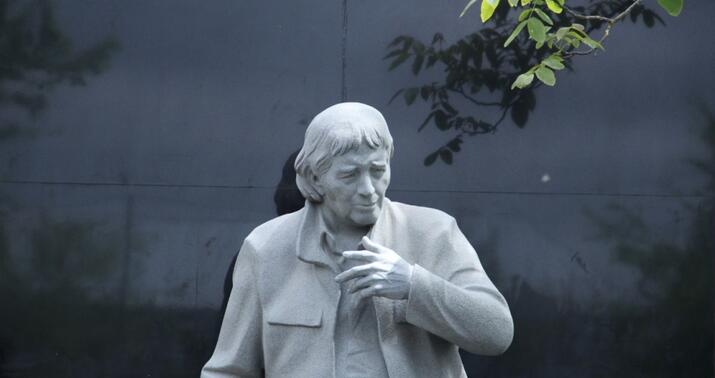 Musa Yaqubun qəbirüstü abidəsinin açılışı oldu