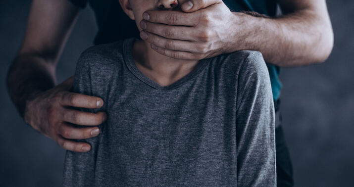 Bakıda oğluna iyrənc hərəkətlər edən şərəfsiz atanın “vicdan” əzabı –