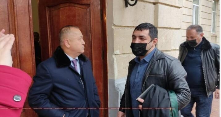 MTN işində gərginlik: General butulka atmaq istədi, hakim isə...  –