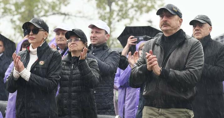 Prezident və xanımı “Xarıbülbül” festivalının açılışında -