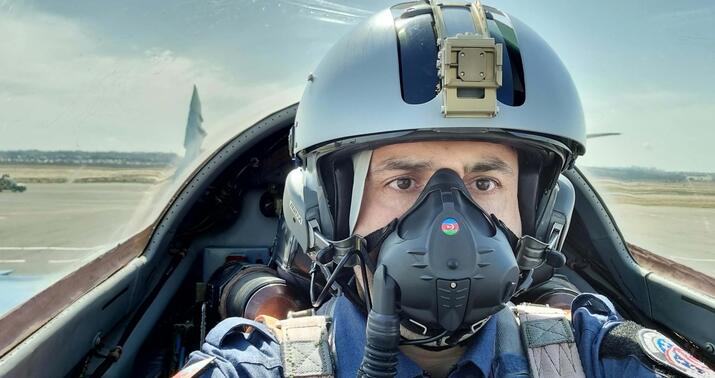 Bayraktar Bakıda MiG-29-da uçdu -