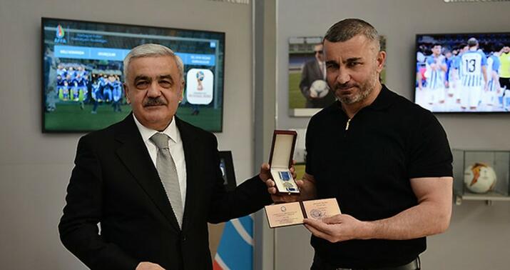 Qurban Qurbanova “Şöhrət” ordeni təqdim olundu