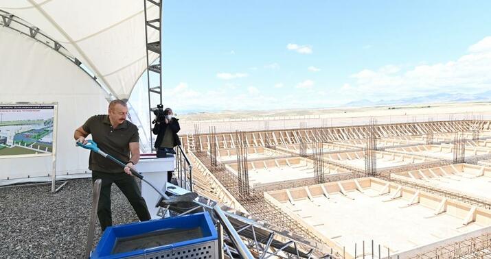 Prezident və xanımı “Cəbrayıl” enerji qovşağının təməlqoyma mərasimində -