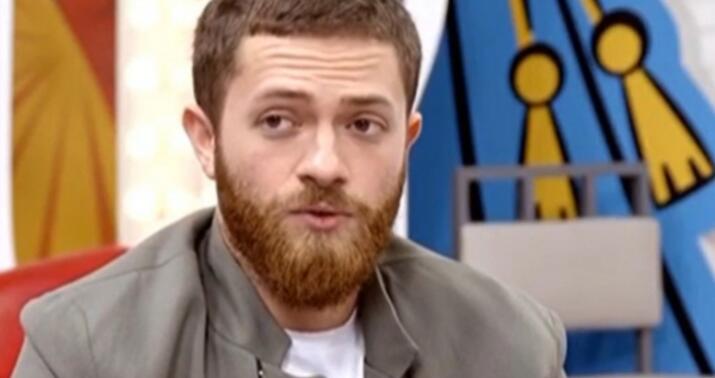 "Hündürlük qorxum var, ona görə səhnədə..." -