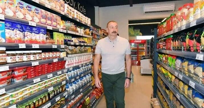 Prezidentlə xanımı Ağalıda marketdə -