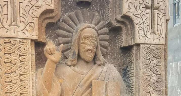 "İlk xristianlar"dan növbəti vəhşilik: Bu dəfə İsa Məsihi hədəfə aldılar -