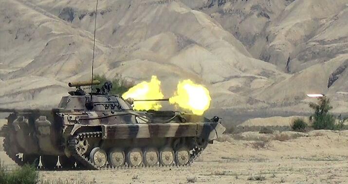 Quru Qoşunlarında döyüş atışlı taktiki təlim keçirildi -