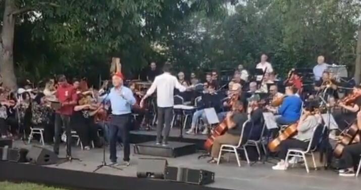 Polad Bülbüloğlu məşq edərkən... -