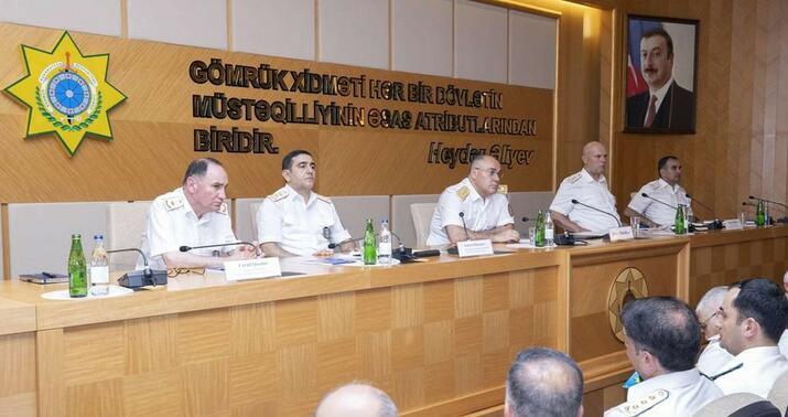 Səfər Mehdiyev müşavirə keçirdi -