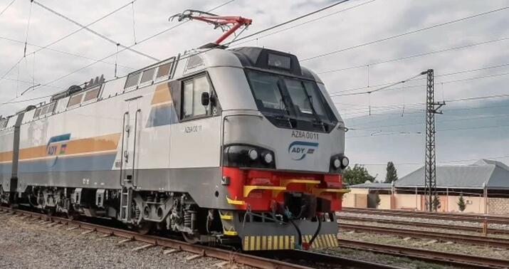 "Azərbaycan Dəmir Yolları"na məxsus teplovozda yanğın oldu