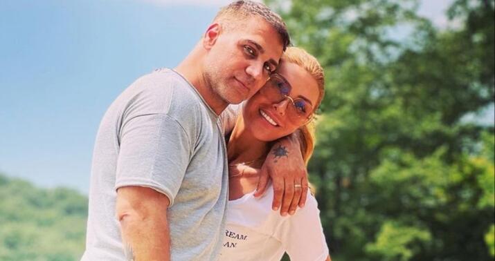 Doğuş saç əkdirdi -