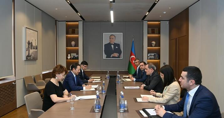 Ceyhun Bayramov Kayrat Sarıbay ilə görüşdü