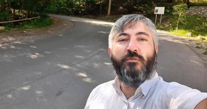 Həkimləri şantaj edən baş redaktor həbs edildi –