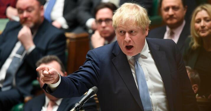 Hakim partiya ikiyə bölündü -