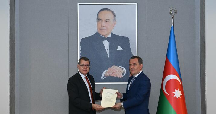 Bayramov Avstriyanın yeni səfirinin etimadnaməsini qəbul etdi