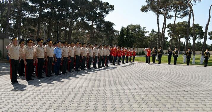 MN-in rəhbərliyi İkinci Şəhidlər xiyabanını ziyarət etdi -
