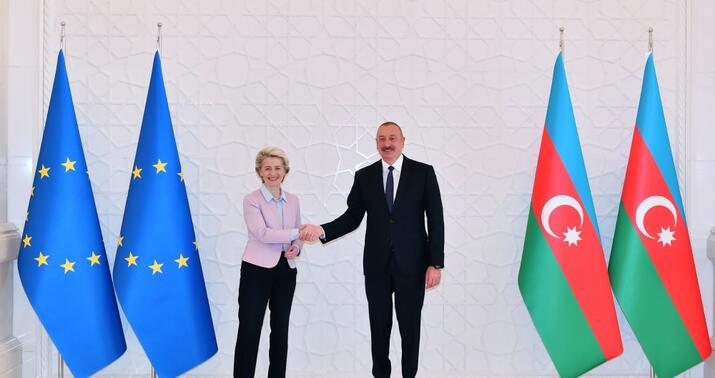 İlham Əliyev və Ursula Fon der Leyen mətbuata bəyanatla çıxış edirlər -