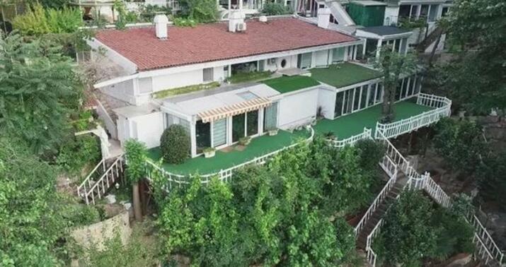 Adnan Oktarın villası satışa çıxarıldı