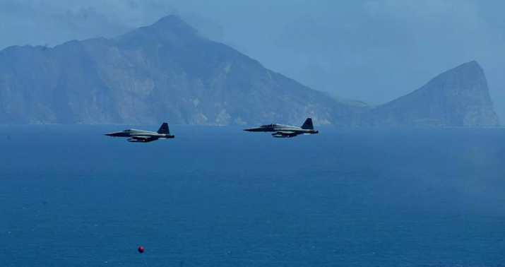 Bölgədə hərarət qalxır: 49 hərbi təyyarə ilə həmlə -