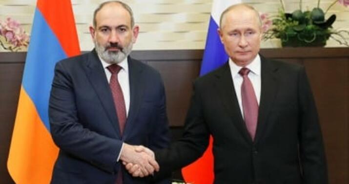 Putin Paşinyanla Qarabağdan danışdı