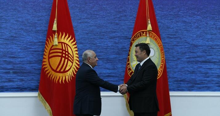 Əli Əsədov Qırğızıstan Prezidenti ilə görüşdü