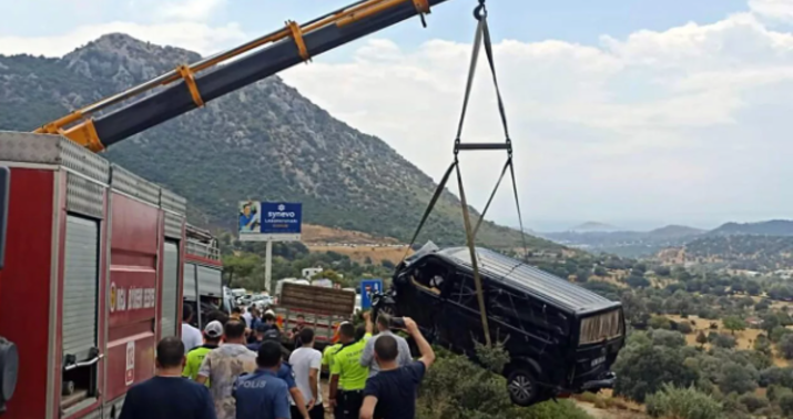 Qəzaya düşən İbrahim Tatlısəs: "Məni maşınla çıxarın..." -