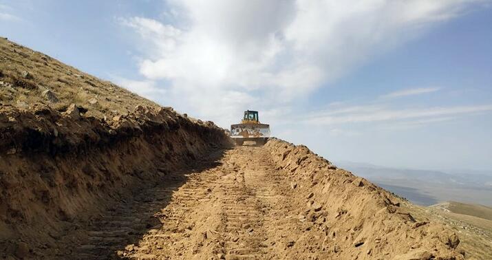 "Kəlbəcər və Laçında 62 km-dən çox yeni təminat yolları çəkilib" -