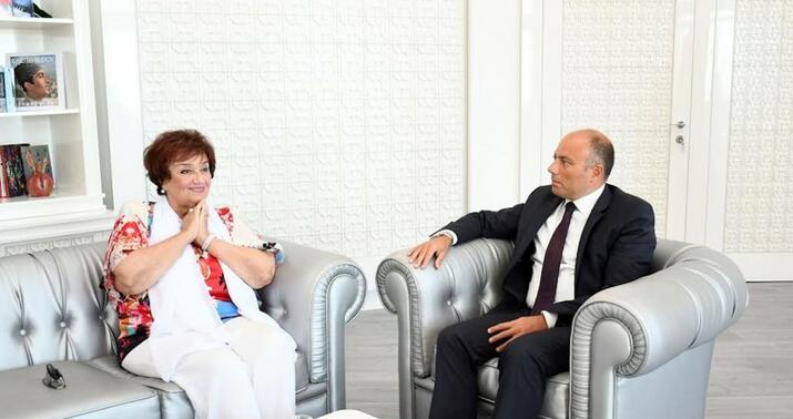 Nazir Tamara Sinyavskayaya "Şərəf" ordenini təqdim etdi