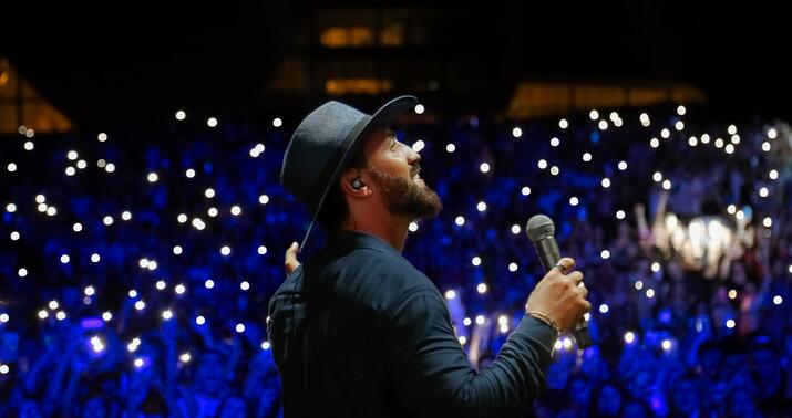 Zamiq Hüseynovun konsertində anşlaq -