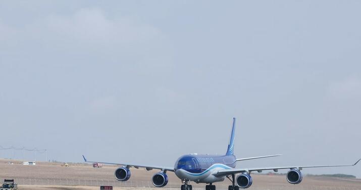 AZAL-ın təyyarəsi Zəngilana texniki eniş icra etdi