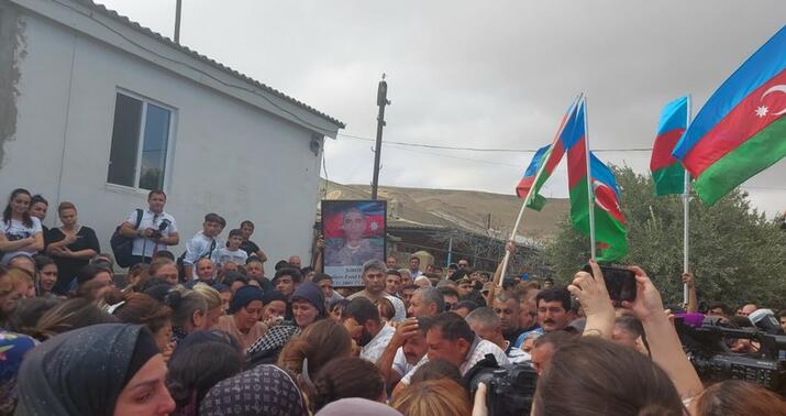 Şəhid Fərid Quliyevin nəşi evinə gətirildi
