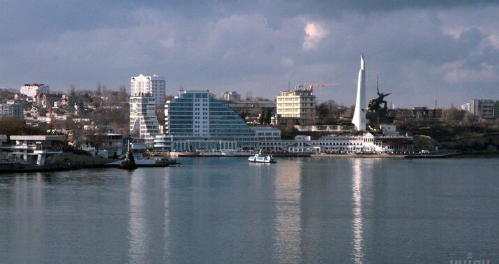 Rusiya sualtı gəmilərini Sevastopoldan apardı -